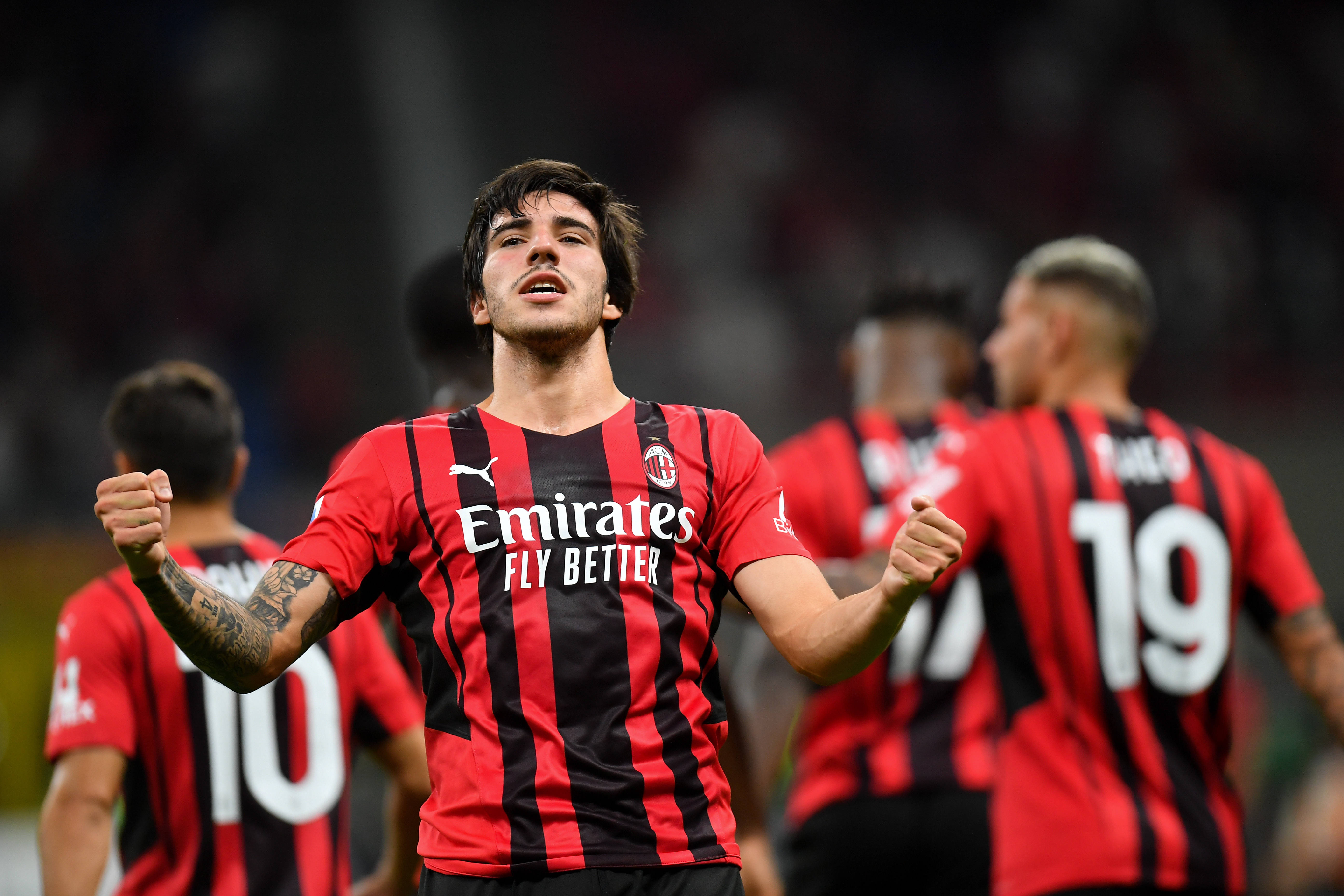 她不仅专注 她不仅专注