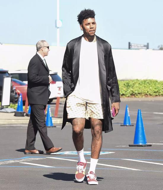 两场停赛意 两场停赛意